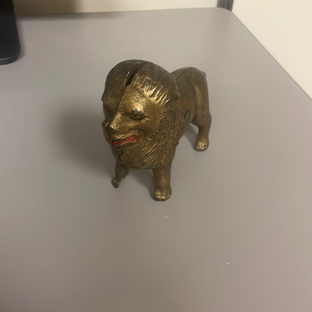Lion bank!!